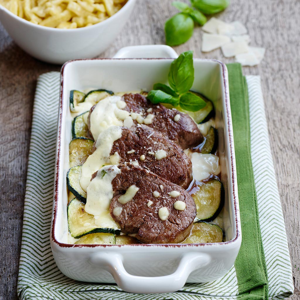 Medaillons auf Zucchini